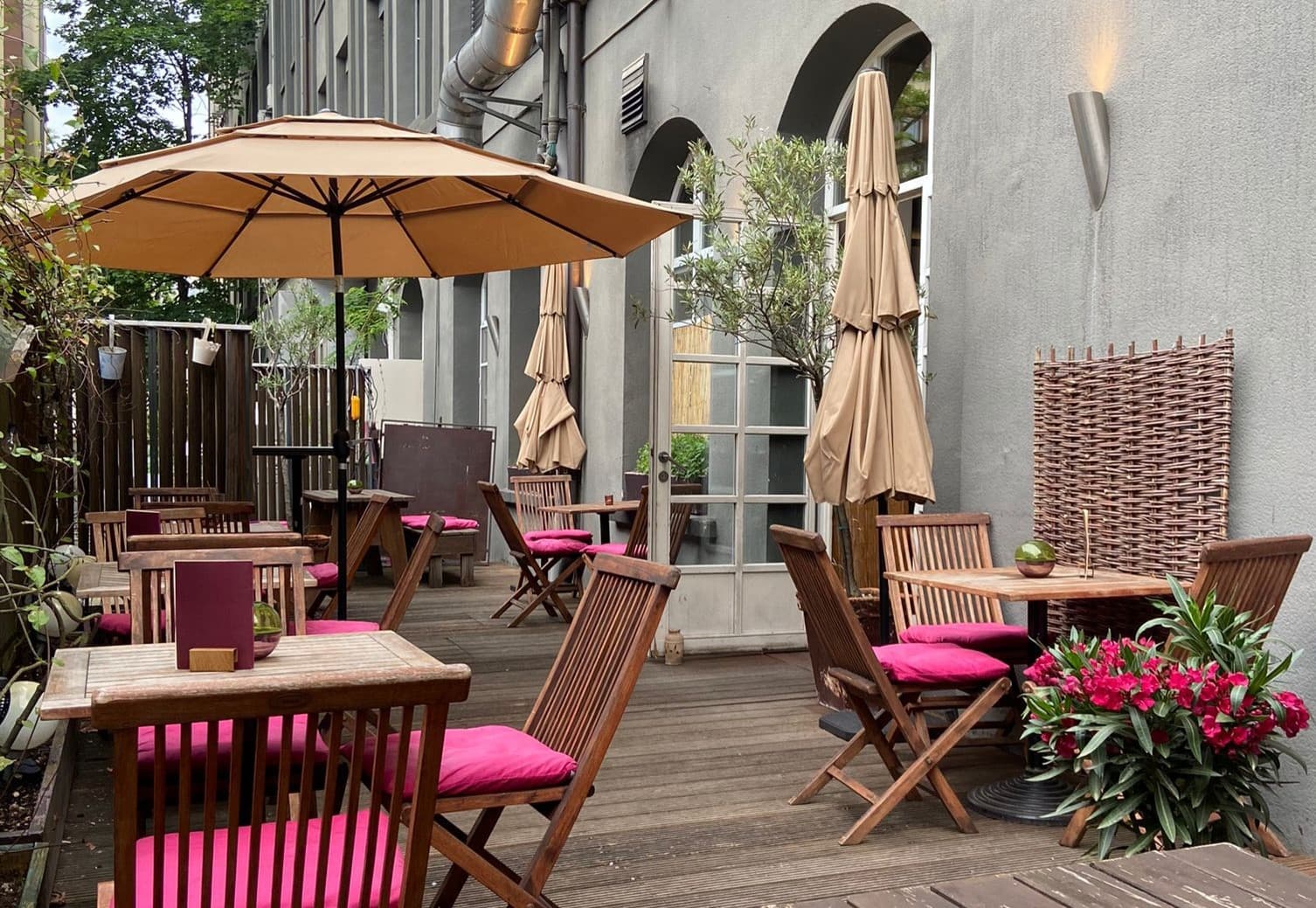 Terrasse der Eventlocation Frankfurt nahe der Messe